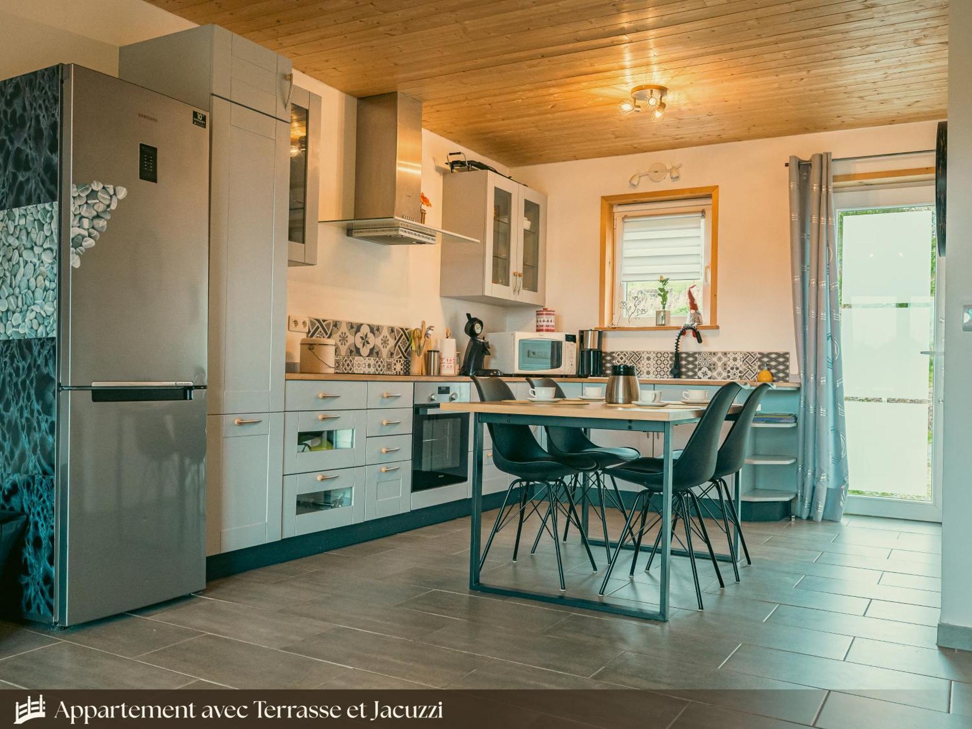 Les Appartements Du Pont Alsort Froidchapelle Ngoại thất bức ảnh
