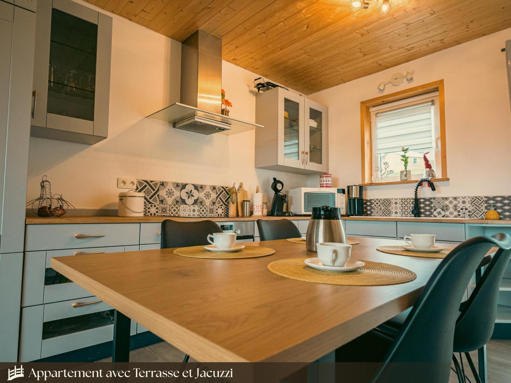 Les Appartements Du Pont Alsort Froidchapelle Ngoại thất bức ảnh